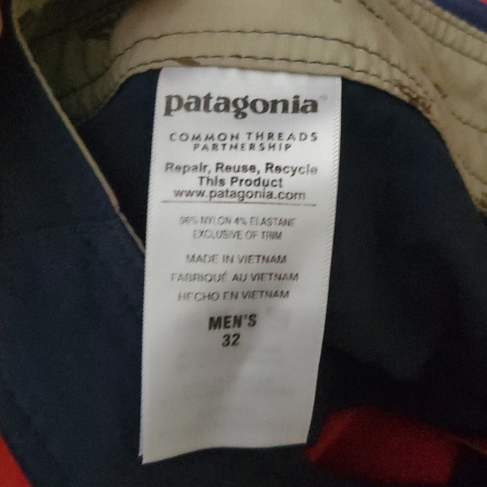 Patagonia Mens Wavefarer Board Shorts Size 32 Stretch Red Navy Pocket - Picture 9 of 12